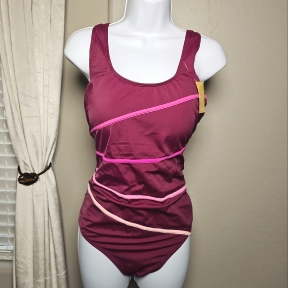 143.🆕 Size 16 Women's Striped One Piece Swimsuit Plus Size Swimwear - Picture 2 of 9